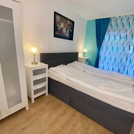 Privatzimmer Im Apartment - Apple Tv Netflix Kingsize Bett Arbeitsplatz Naehe Hbf Coblenza Exterior foto